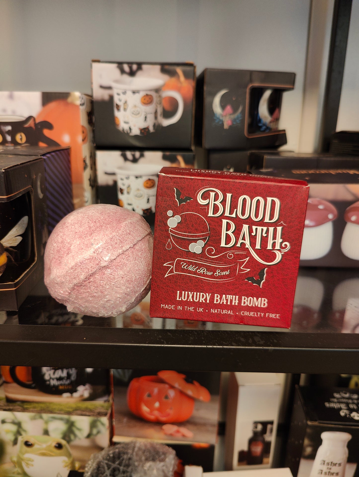 Blood bath kylpypommi