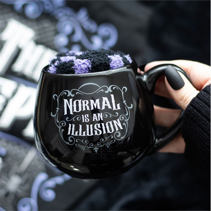Normal is an illusion muki ja sukat setti